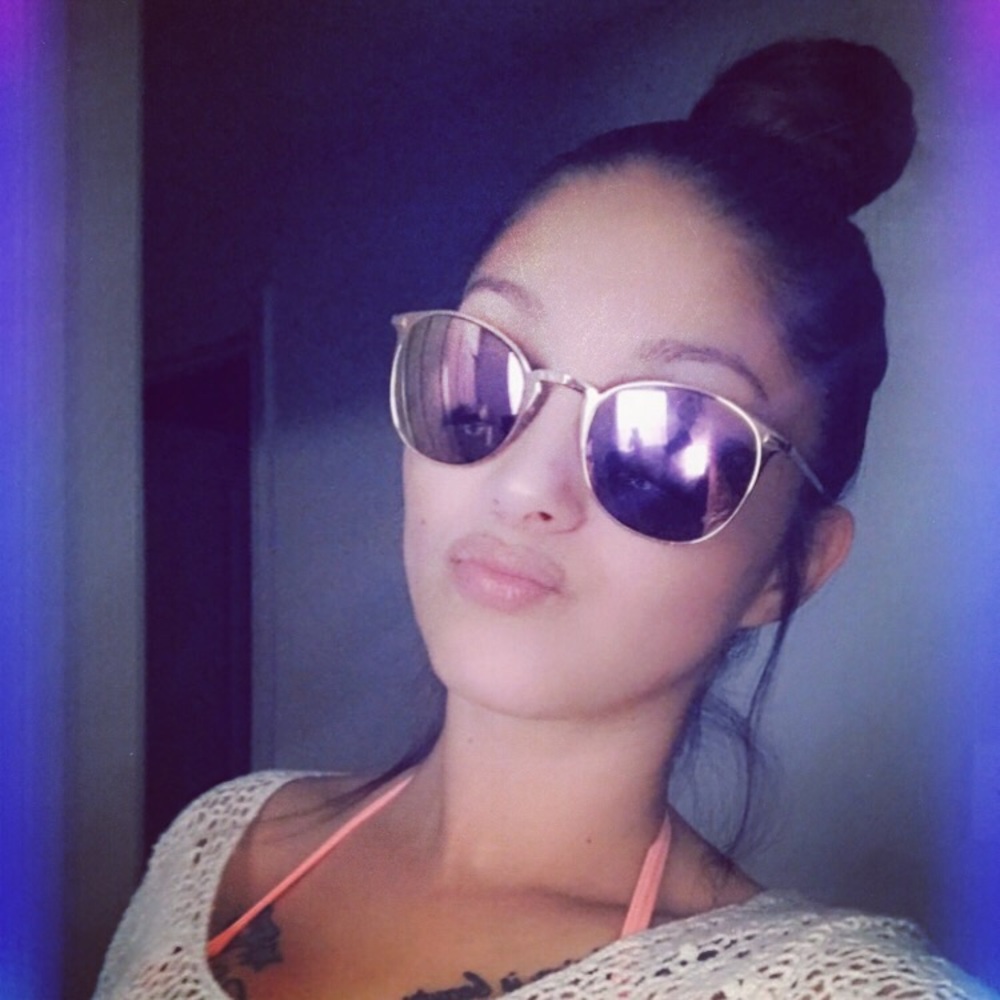 Meet your Posher, Priscilla